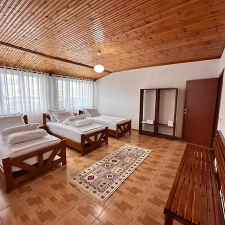 Casa de hóspedes Zholi *