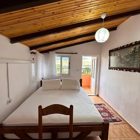 Zholi Penzion Gjirokastër